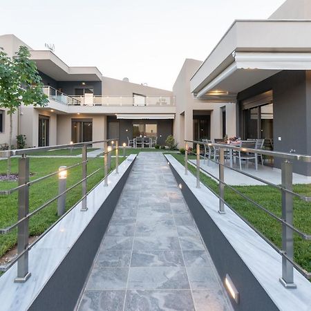 3 Doors Villas Nea Iraklitsa Exterior photo