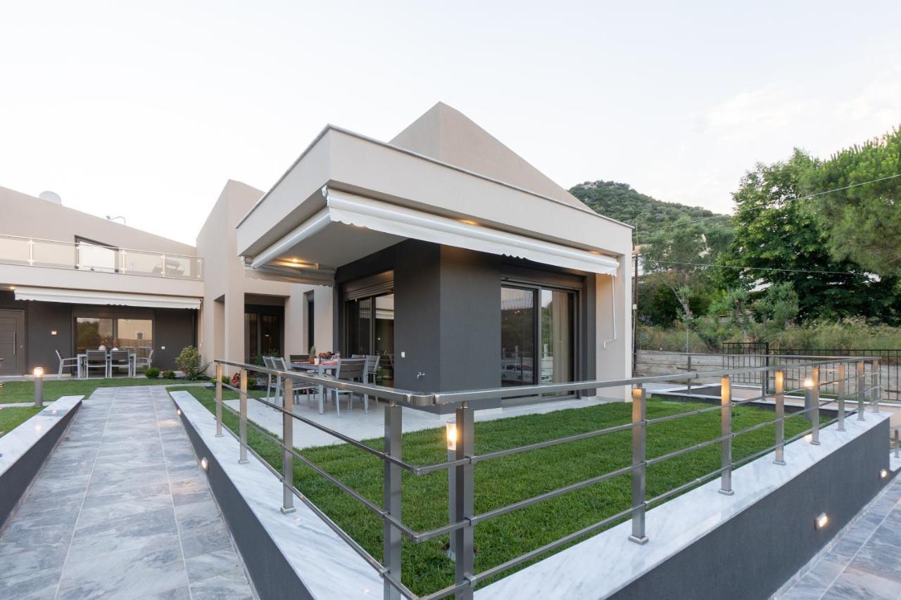 3 Doors Villas Nea Iraklitsa Exterior photo
