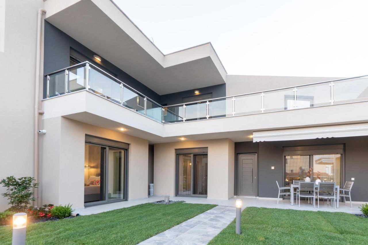 3 Doors Villas Nea Iraklitsa Exterior photo