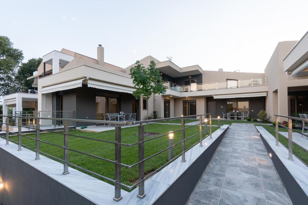 3 Doors Villas Nea Iraklitsa Exterior photo