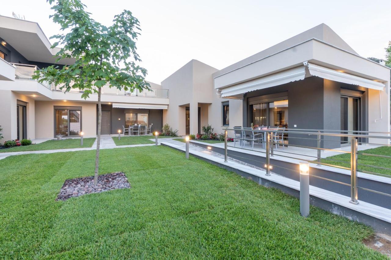 3 Doors Villas Nea Iraklitsa Exterior photo
