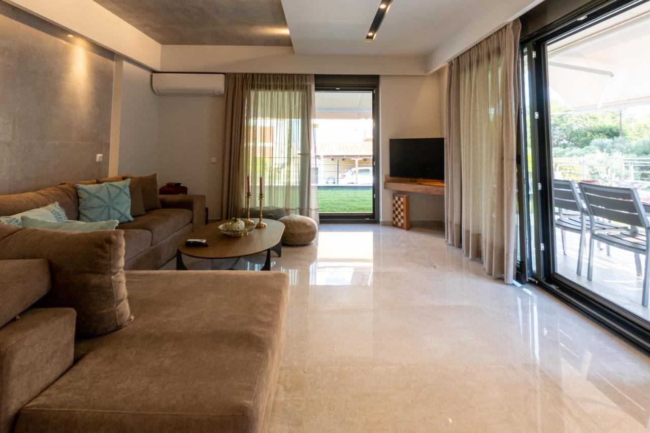 3 Doors Villas Nea Iraklitsa Exterior photo